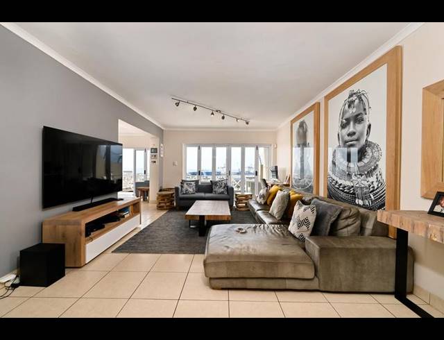 5 BEDROOM TOWNHOUSE FOR SALE IN SOUTH END